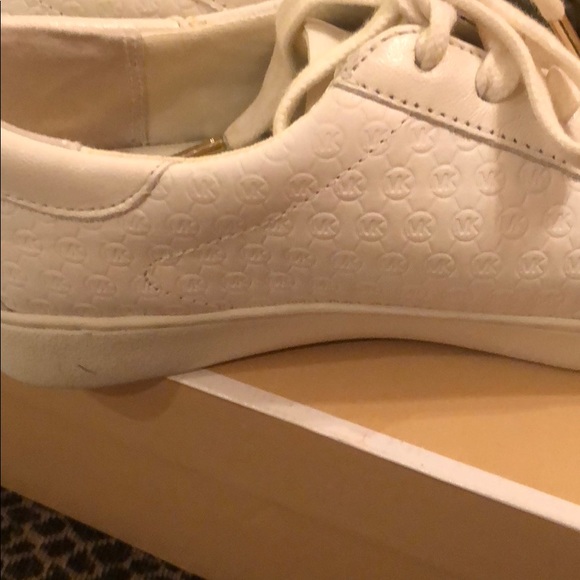 Michael Kors Sneakers - Picture 6 of 6